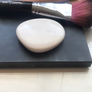 Lilah B. Bronzer in sun kissed